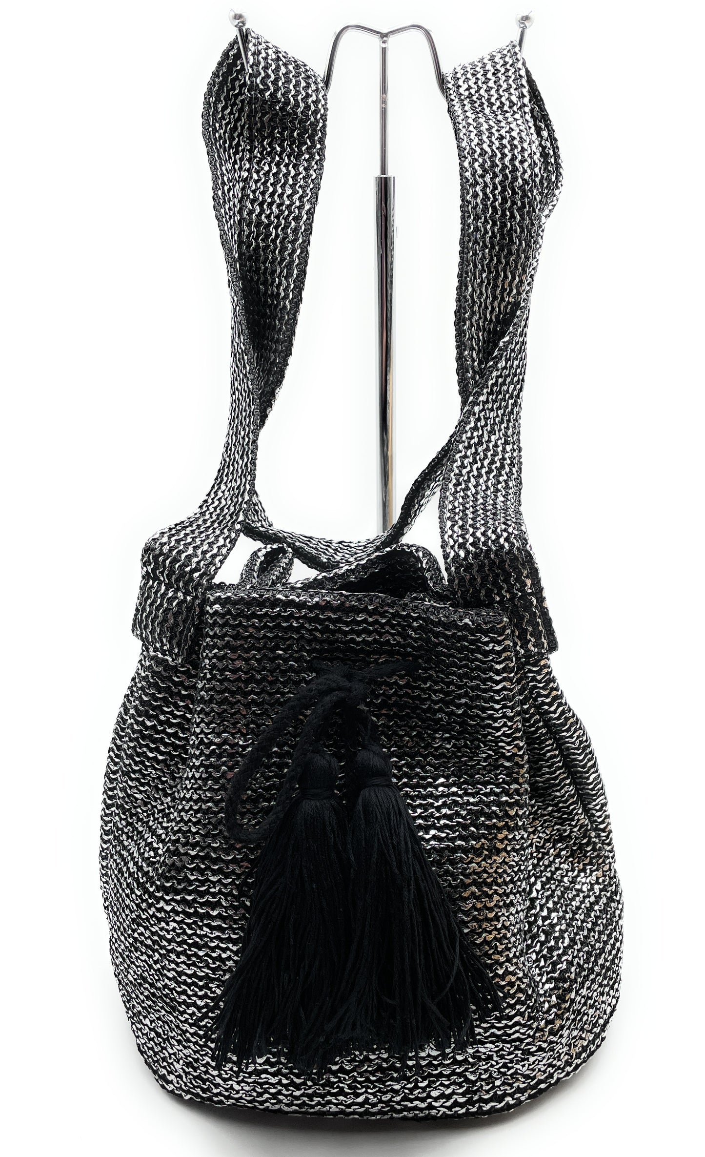 Straw Crossbody Bucket Bag w/Tassel